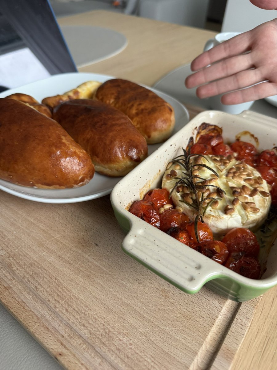 Пётр через ö tweet media