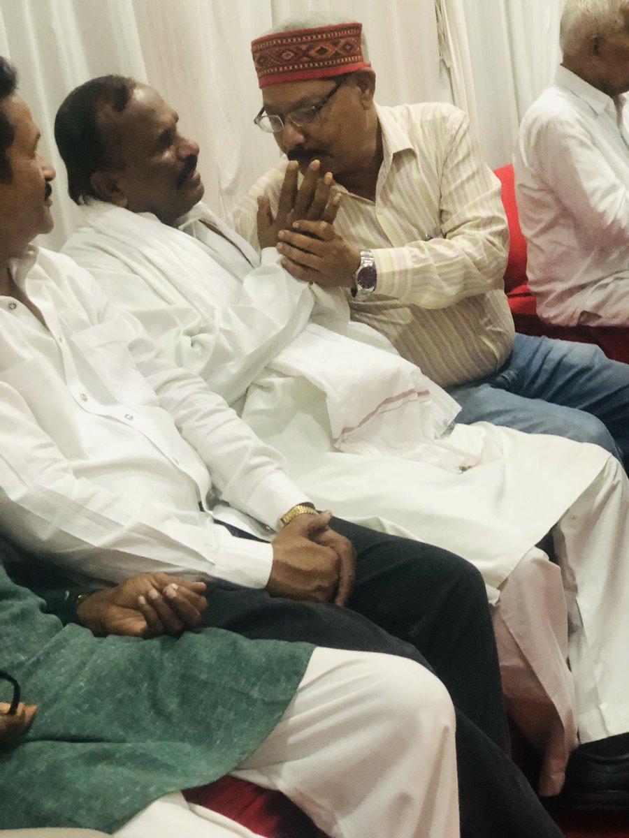ShabbirMLAbrh's tweet photo. अपनों के साथ। 

-शब्बीर अ० वाल्मिकी [ पूर्व विधायक ]

@yadavakhilesh 
@samajwadiparty 
@dimpleyadav 
@shivpalsinghyad 
@MPDharmendraYdv 
@proframgopalya1 https://t.co/UUByJQx0v1