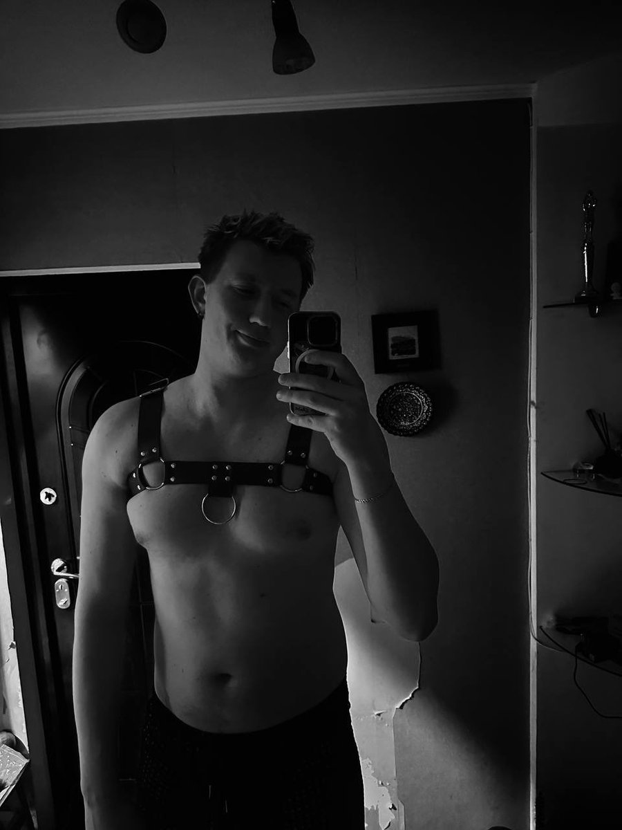 crossarden's tweet photo. Our company could definitely use one more interesting person 😉 😈 https://t.co/aRlY9sNXWd