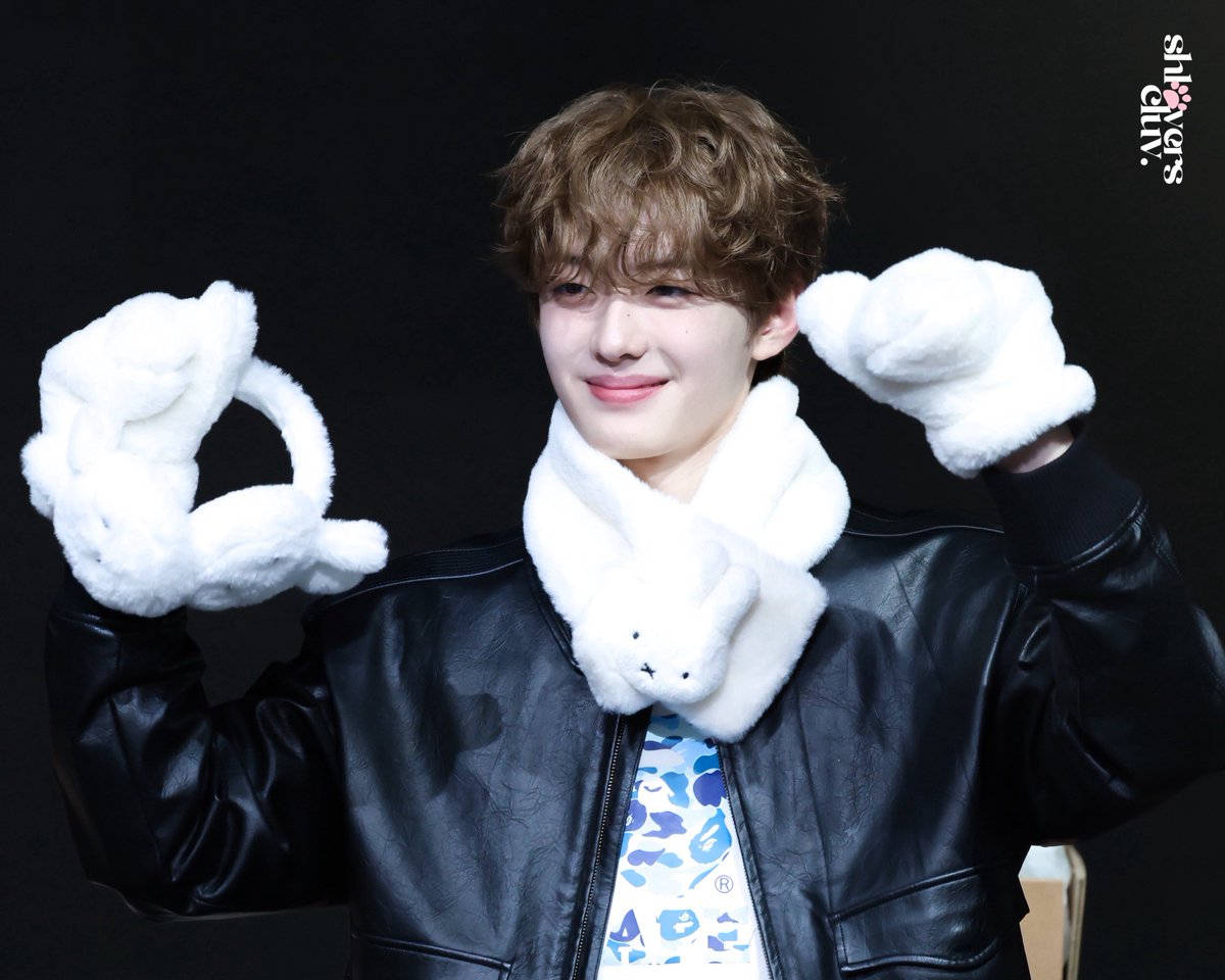 shu .・ tweet media