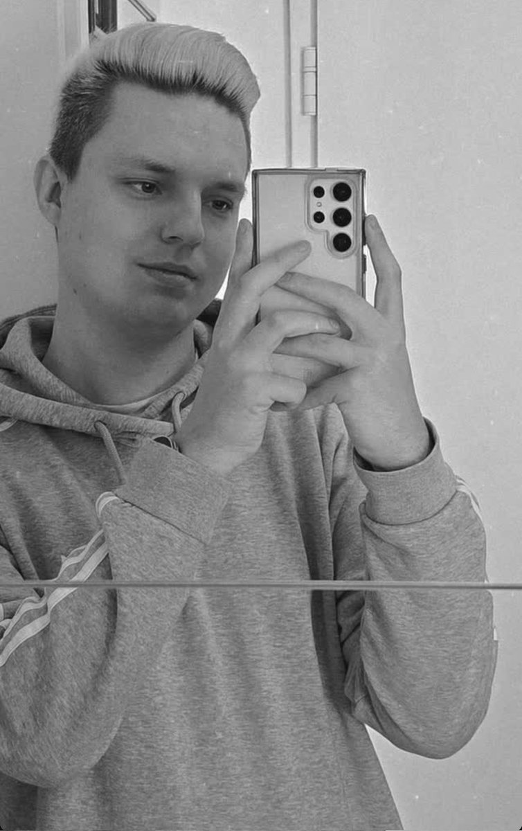 Schönen Dienstag euch allen :)😇🌈🏳️‍🌈.

#gay #queer #lgbtq