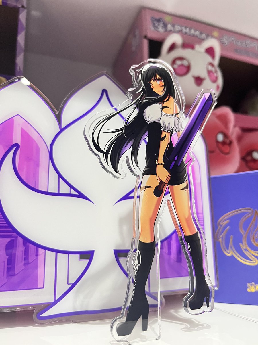 VEANORA 🔜 PIERCE THE VEIL tweet media