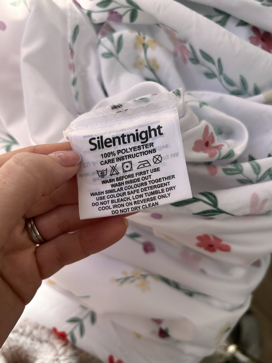 Mrs Light tweet media