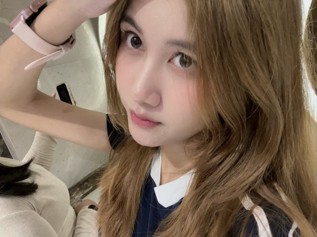 nay stacy tweet media