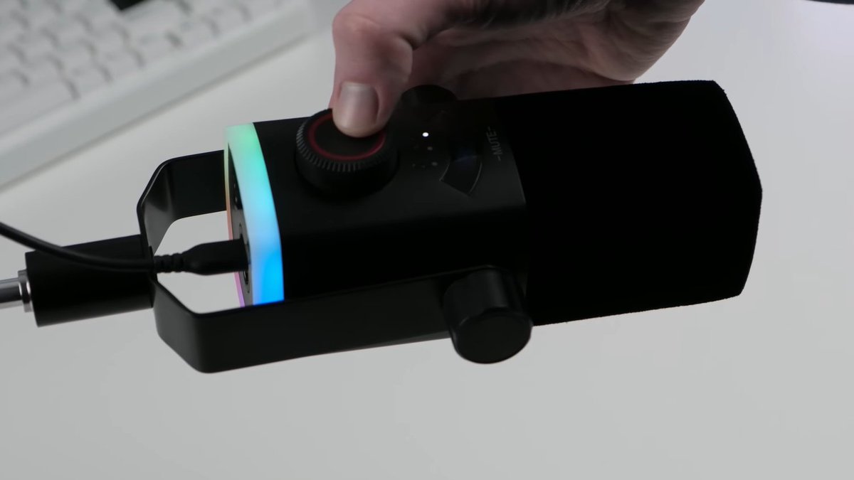 FIFINEMICROPHONE tweet media