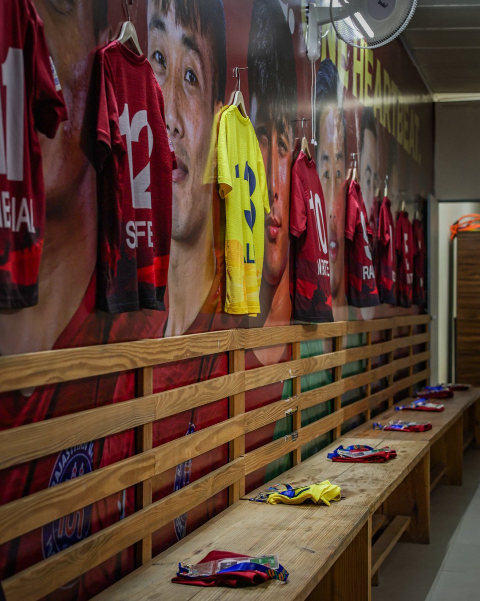 RajasthanUnited's tweet photo. Where our pride lives, before we step out to battle. ⚔️👕
#RUFCIFL26 #DesertWarriors #RUFCvsGKFC #Matchday7 #dressingroom https://t.co/1L1aLu9IgO