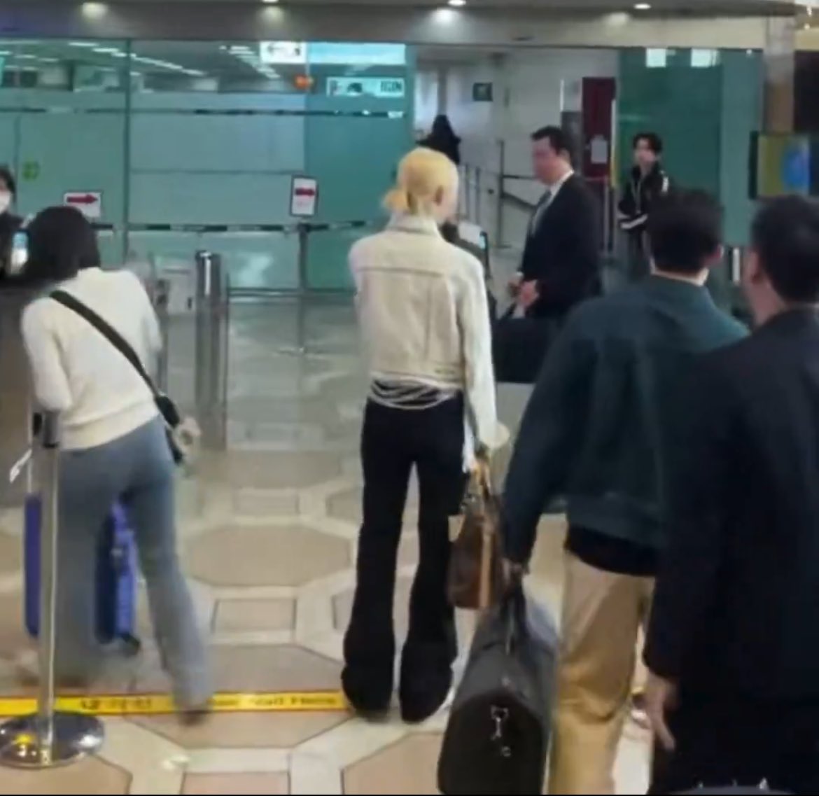 ares🐱 | mt after dm tweet media