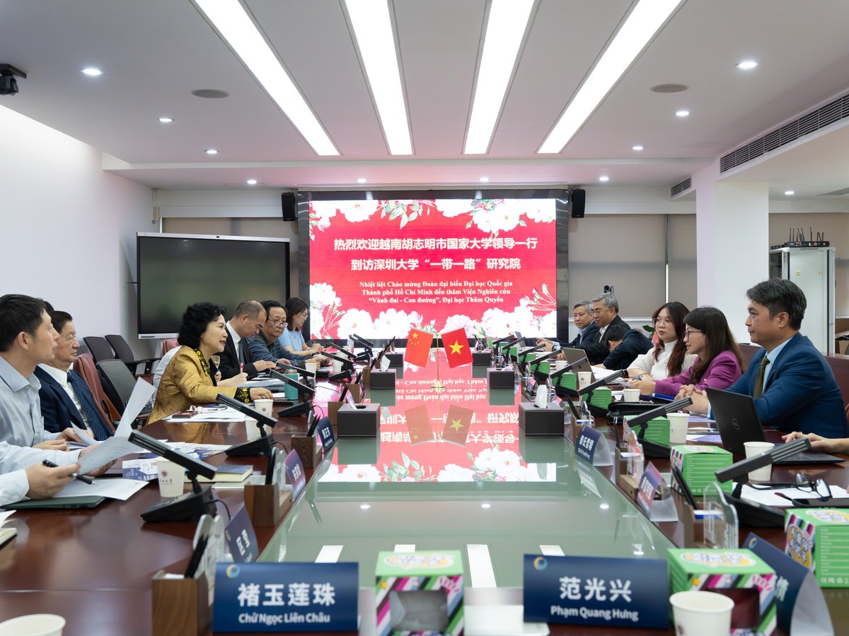 ShenzhenUni's tweet photo. On Mar 31, H.E. Nguyen Thi Thanh Mai, CPV Central Committee member & president of VNU-HCM, visited #ShenzhenUniversity. Both sides agreed to boost student exchange, joint research, tech transfer and new program development. Promising cooperation lies ahead! 🌏🤝 #INTLSZU #EducationPartnership @VietnamNewsVNS