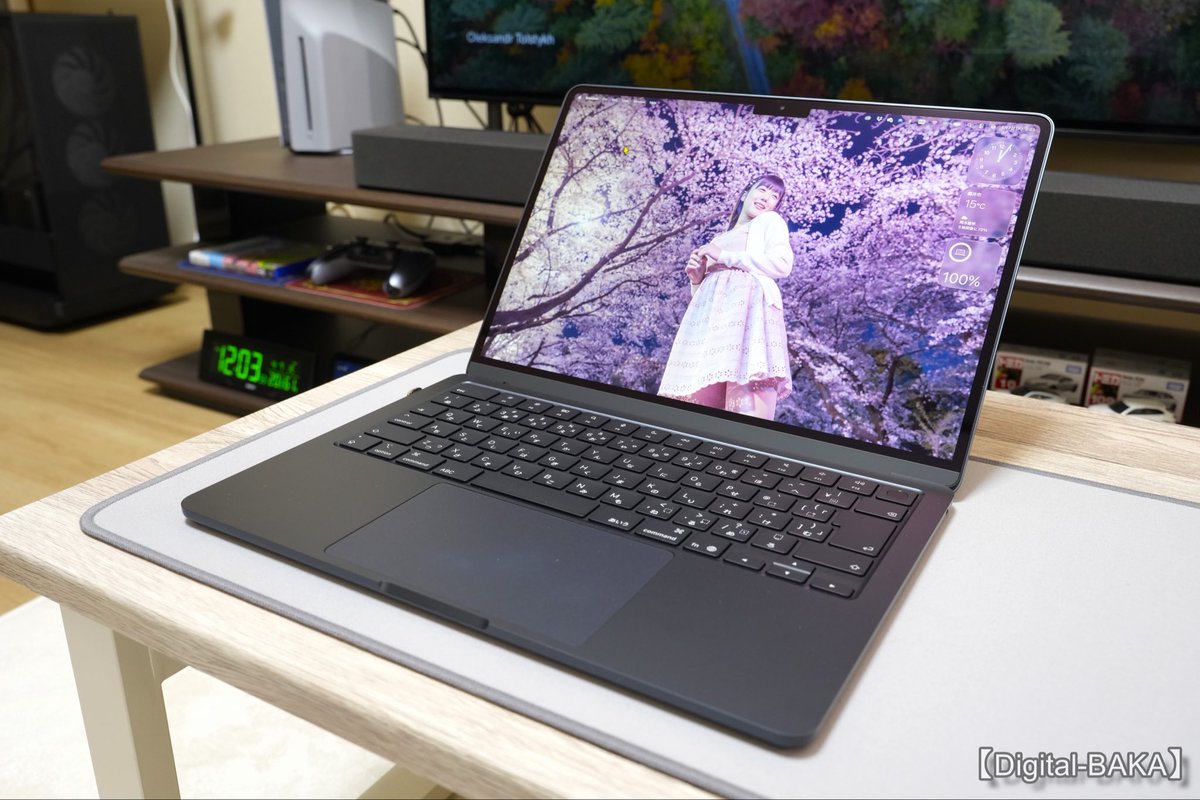 Digital_BAKA's tweet image. MacBook Air（M5）のミッドナイトが美しい…惚れ惚れする(´Д` )

ども、マカー（Apple信者）のデジーです。

#MacBookAir   
amzn.to/4vxtLLN