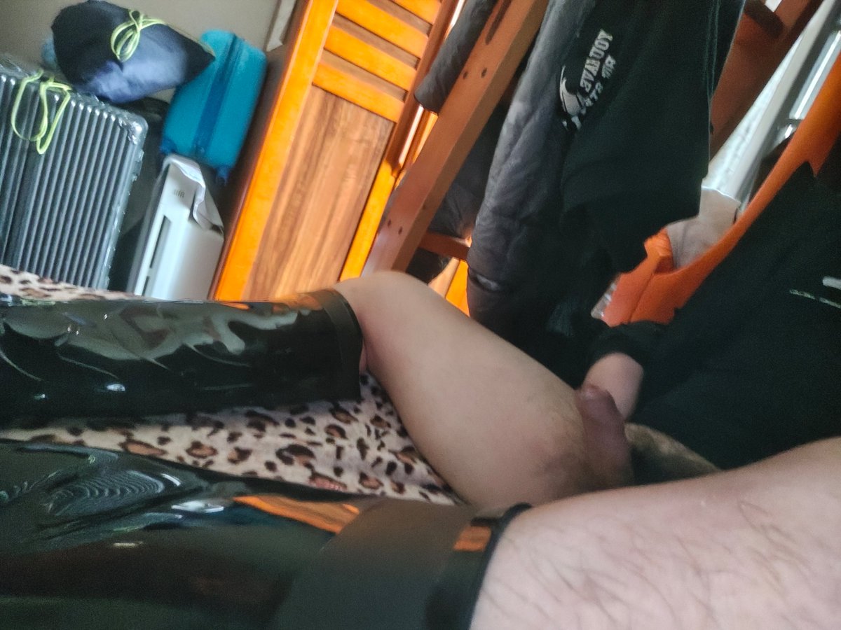 雨靴我的最爱 tweet media