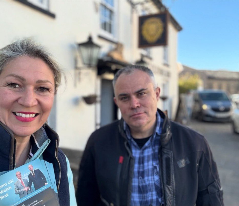 ReformDaily_'s tweet image. ☀️ Laura Anne Jones out in Croesyceiliog &amp;amp; Magor - a full day on the doorstep speaking with residents

From NHS concerns to communities feeling left behind, the message is clear - people want change

Strong support &amp;amp; great conversations throughout 🏴󠁧󠁢󠁷󠁬󠁳󠁿

#ReformUK #Wales