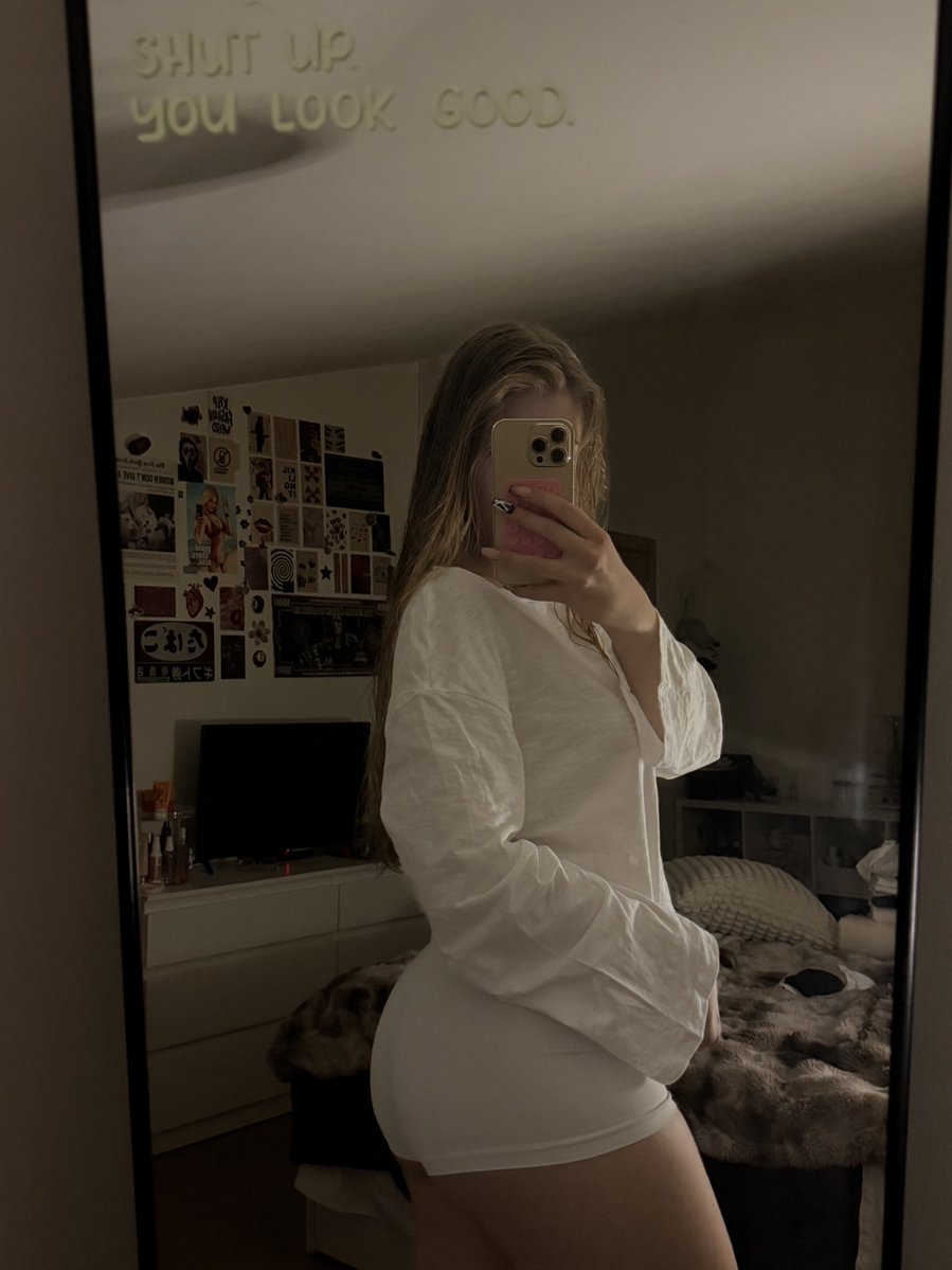 mary ☄️ tweet media