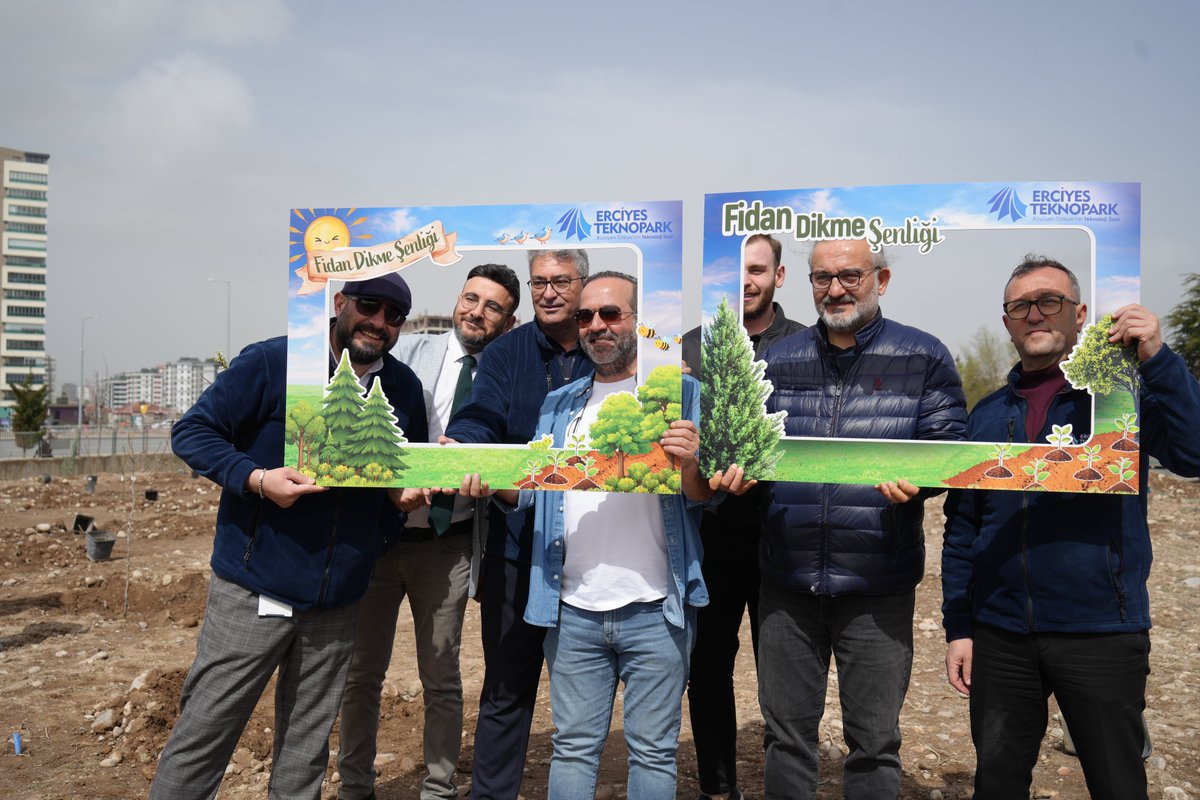 ercteknopark's tweet photo. Erciyes Teknopark 2. Bölge’de doğa için bir araya geldik 🌱

Gerçekleştirdiğimiz fidan dikim etkinliğinde, toprağa bırakılan her fidan geleceğe yapılan bir yatırım oldu. 

Katılan herkese teşekkür ederiz. https://t.co/0to3K70NyP