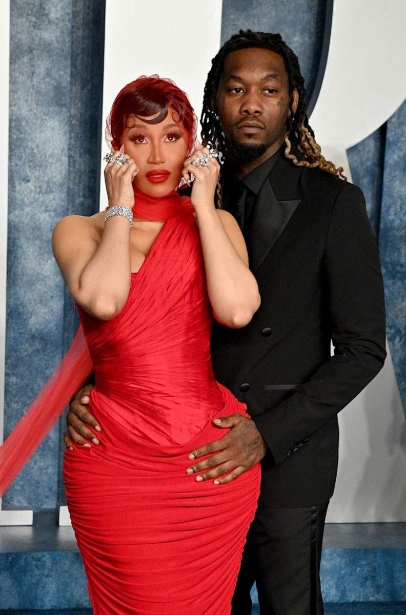 nexta_tv's tweet image. Rapper Offset has been hospitalized in intensive care after a shooting near a casino in Florida

The musician was injured during a shootout in the parking lot of the Seminole Hard Rock Hotel &amp;amp; Casino. Kiari Kendrell Cephus sustained a gunshot wound and was taken to the hospital.