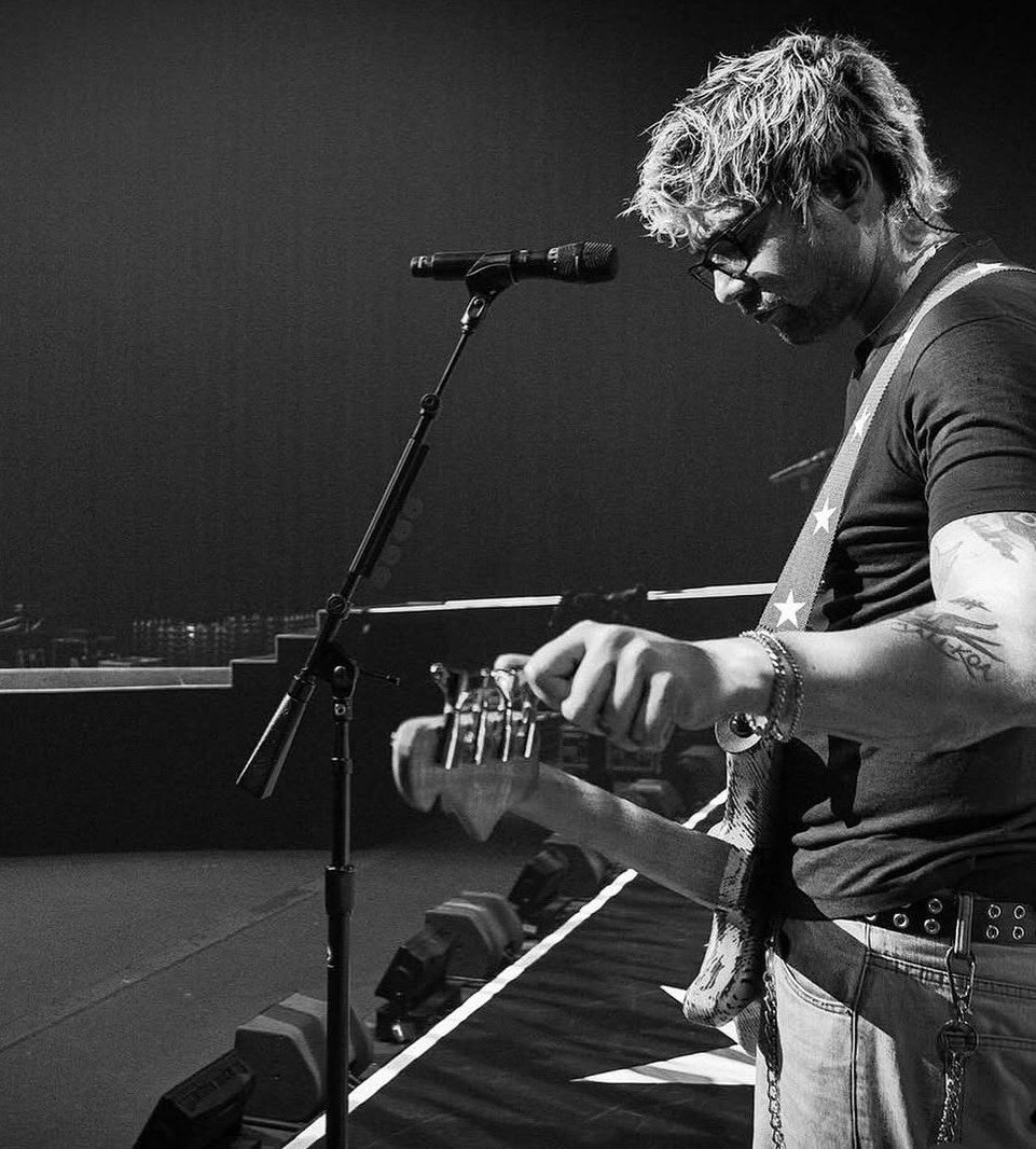 serena卌 will see 5sos ⭐️ tweet media