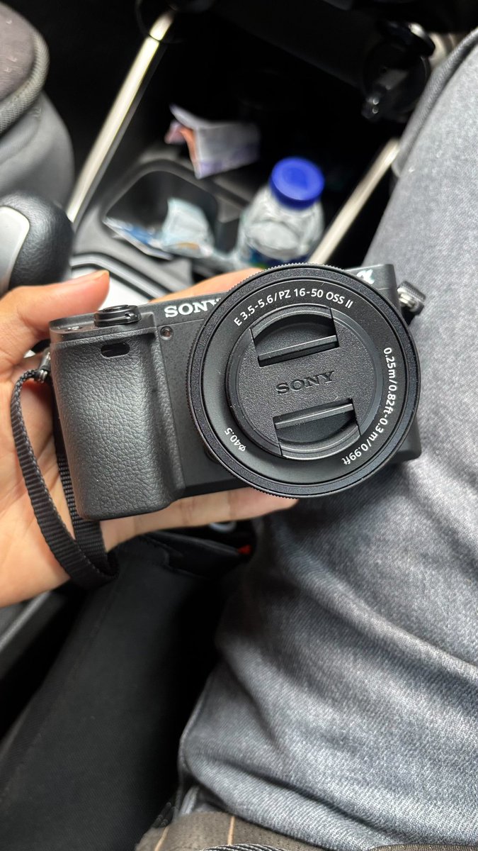FOR SALE: Sony A6400 Like New

Dijual kamera Sony A6400 kondisi masih mulus banget
💸11,5jt (nego tipis) 
• no minus
• pemakaian belum 3 bulan 
• jarang dipakai
• fullset (lengkap dengan box &amp; aksesoris bawaan), 
• surat surat
• fungsi normal, siap pakai

#zonauang
