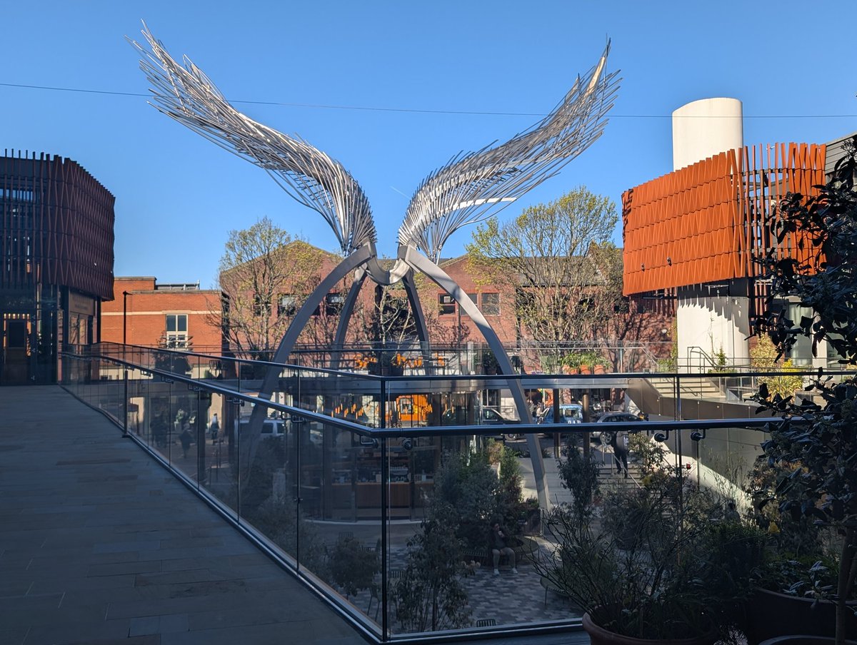 DynamicWebPaige's tweet image. 🇬🇧☀️ London brought out the sun in full force for @aiDotEngineer World Fair: UK Edition!

Here to cheer on the EU @GoogleDeepMind teams, and share more about what we've been working on in @GoogleAIStudio and @antigravity (+ take feature requests!).

Hope to see y'all there! 🙌