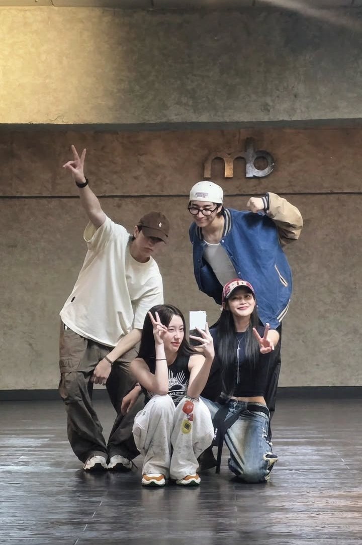 อ๊ะอาย มาเบล อองรี พี่จั๋ง ครบแก๊งแล้ว ยูนิตเป๊ปซี่ ซ้อมกันบ่อยแบบนี้ใกล้จะมายัง👀

#Aheye4EVE #4EVE