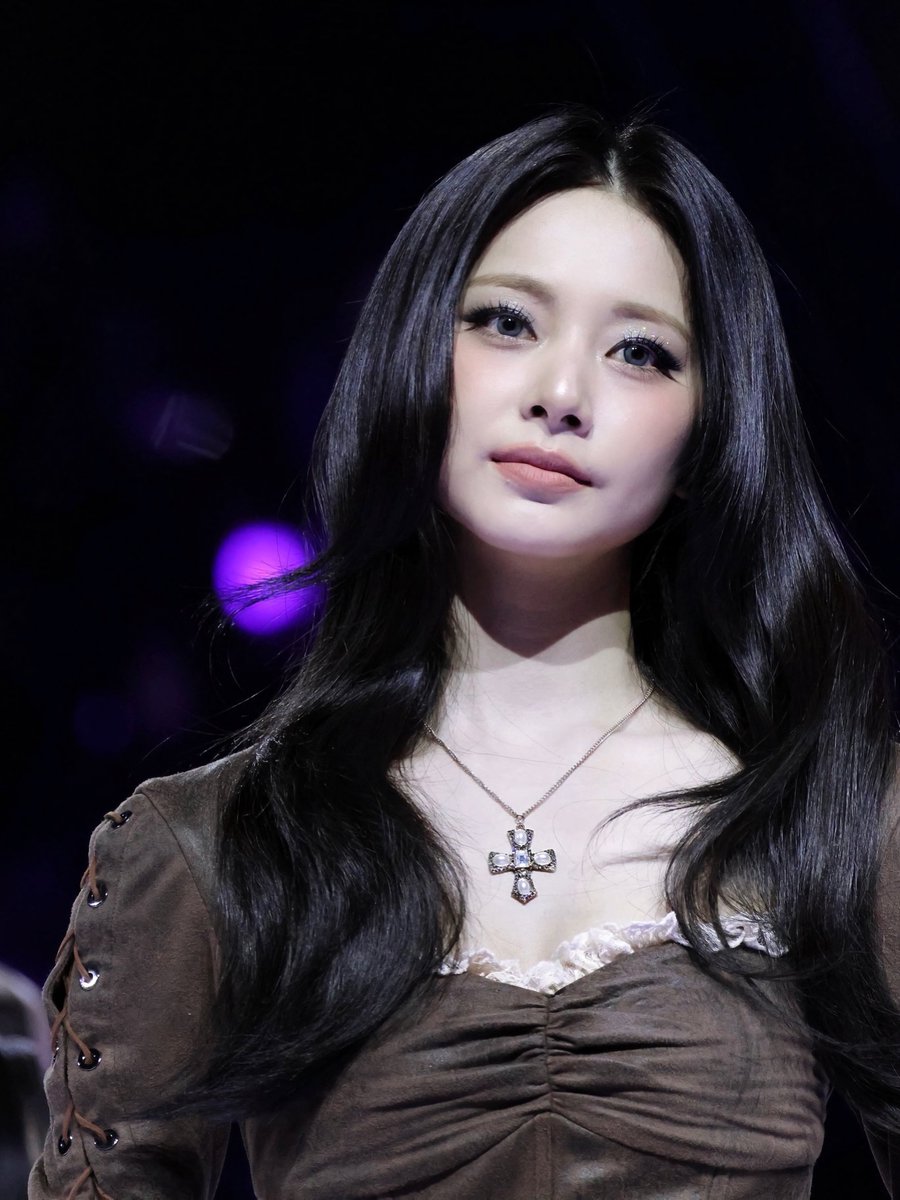 TWICE life tweet media