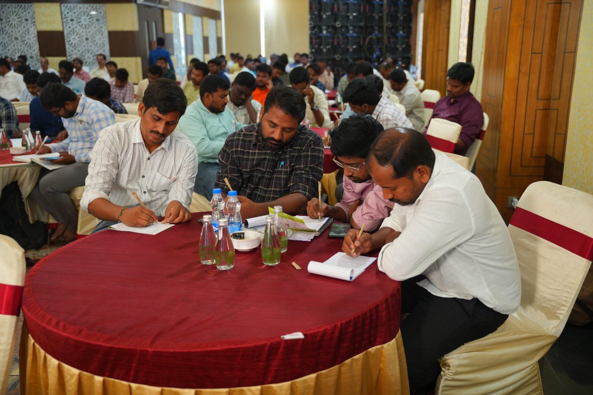 MSJEGOI's tweet image. In a training and awareness workshop held under the #NAMASTE, ULB officers and sanitation inspectors were instructed to ensure saturation of profiling for both informal and formal workers, and to complete the generation of Ayushman and NAMASTE ID cards. In addition to the