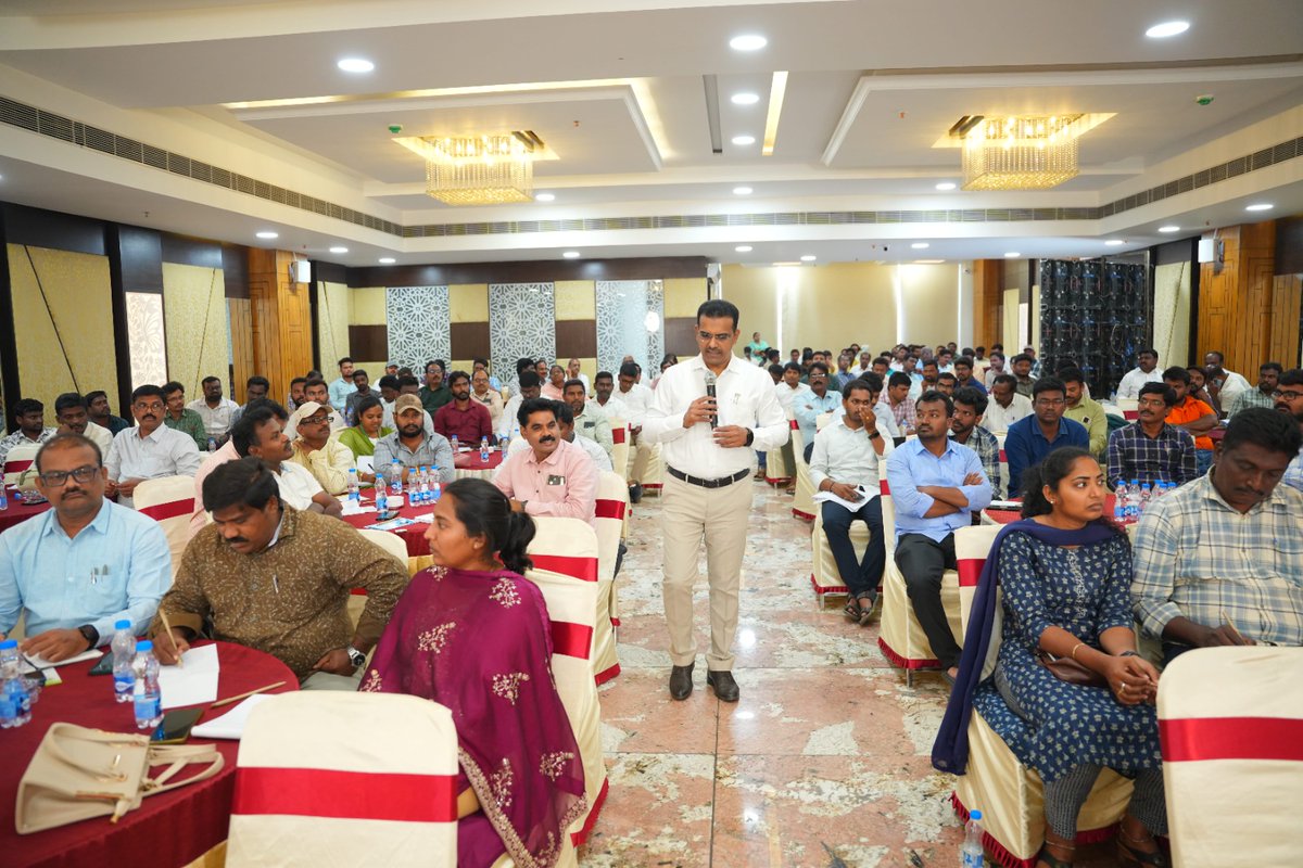 MSJEGOI's tweet image. In a training and awareness workshop held under the #NAMASTE, ULB officers and sanitation inspectors were instructed to ensure saturation of profiling for both informal and formal workers, and to complete the generation of Ayushman and NAMASTE ID cards. In addition to the