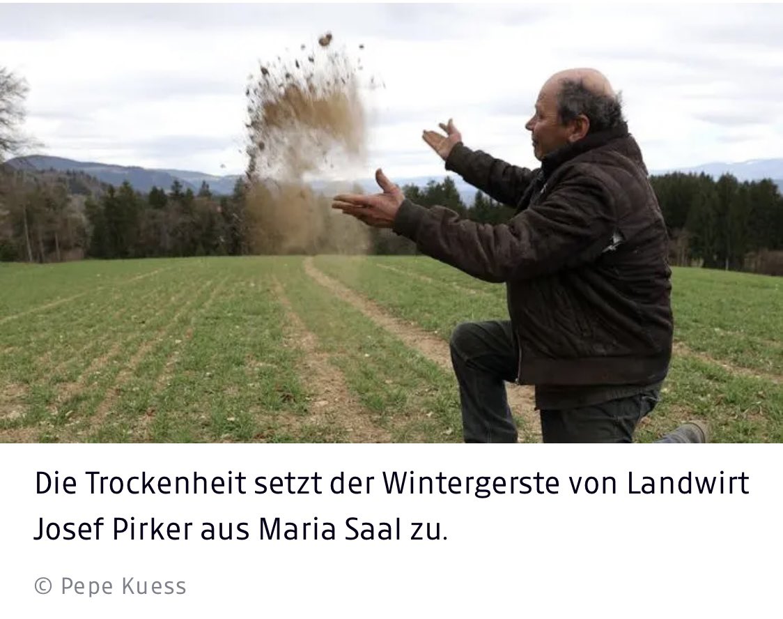 Rentner, die auf Dinge zeigen tweet media