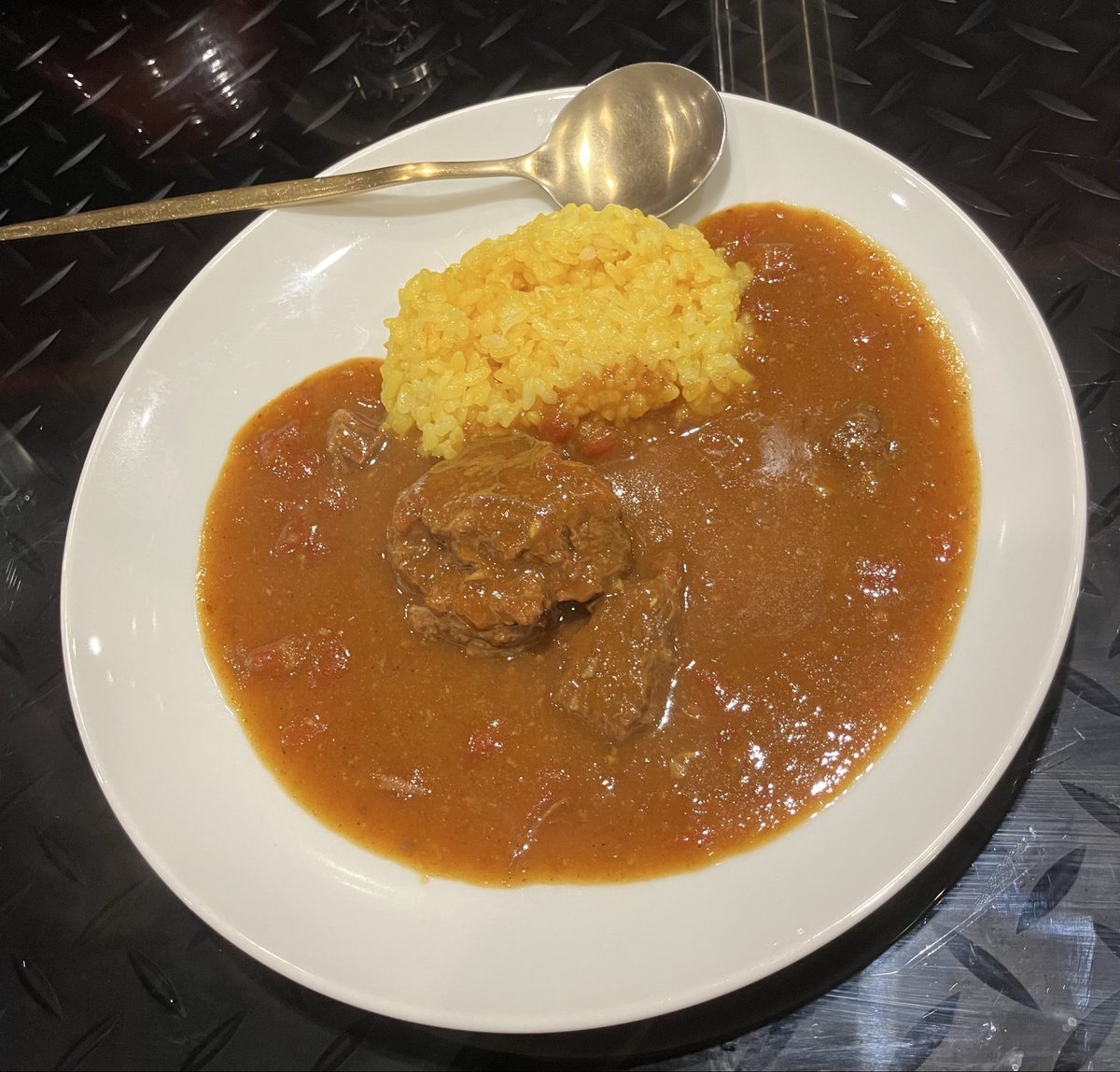 spoon_obasan's tweet photo. 八咫烏＠水道橋
しょーたくんはじめてのラーメン
岩手鴨の塩ラーメン
鴨チャーシュー胡桃味噌󠄀
フォアグラソース
牛頬肉のトマトカレー
台湾白茶に桜風味
昇太君デビューで楽しみでした🥰スープも野菜の使い方も素晴らしい💯美味しかった👏本当に嬉しい🥰師匠も鶴ちゃんも素晴らしい👏 八咫烏も盤石💪 https://t.co/t0CWiznPwo