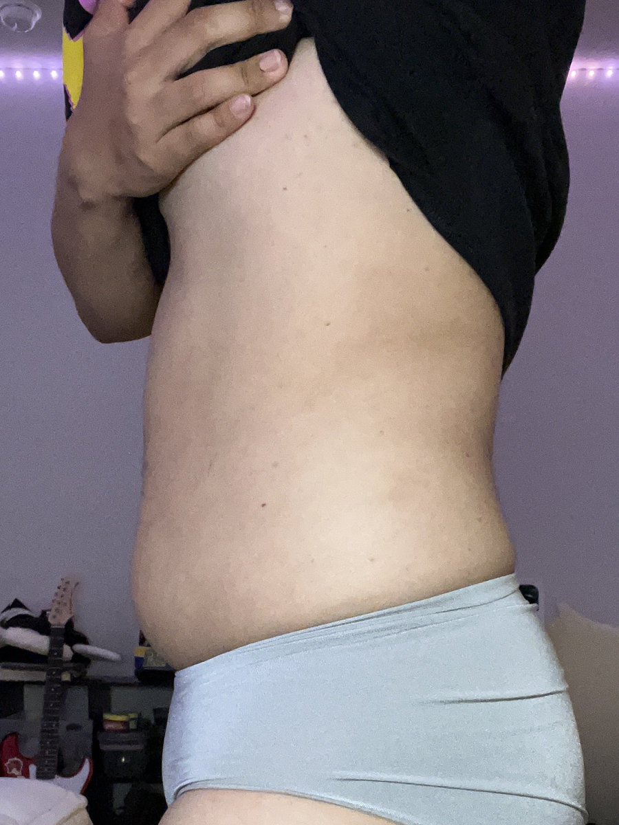disordereddoggy's tweet photo. Morning #bodycheck #edtwt 
I’m so fattt AAAA >:( https://t.co/eoERN7MRpm