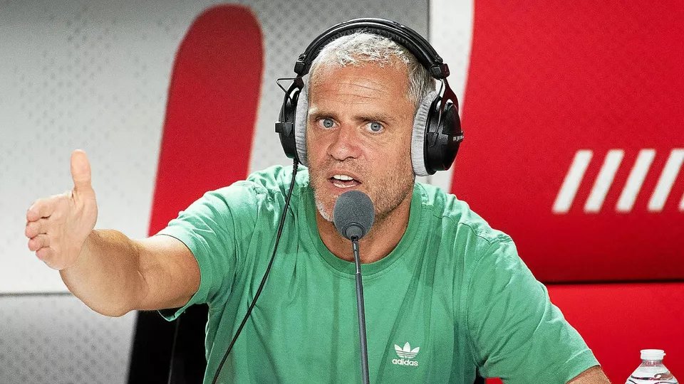 Vibes Foot tweet media