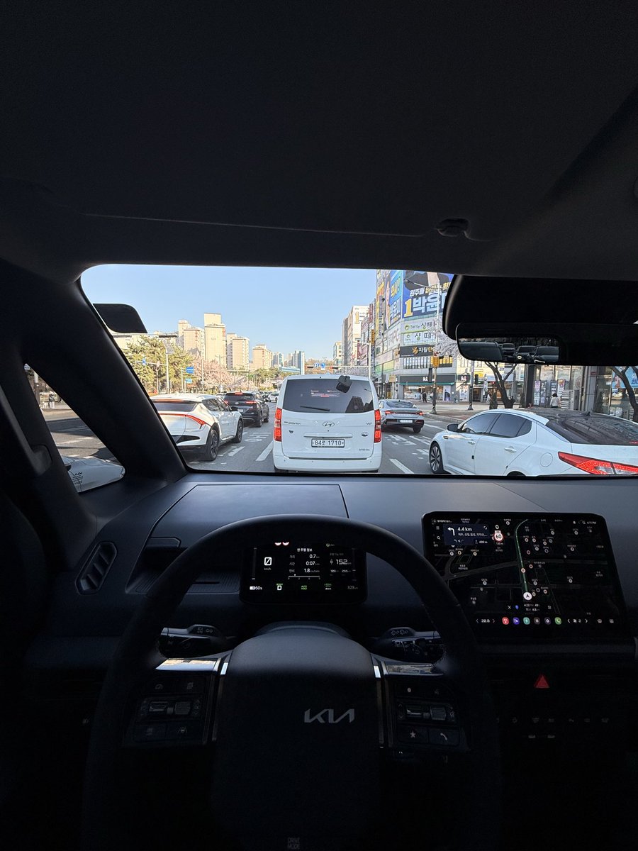 Akarow77's tweet image. 남들이 EV5을 시승할때 우리는 PV5를 탄다