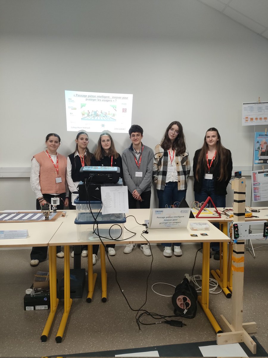 CGenialLimoges's tweet photo. Mercredi dernier le collège Martin Nadaud de Guéret a remporté la finale de académique du #concoursCGenial. Leur projet de passage piéton intelligent représentera l'@aclimoges à la finale nationale du 28 mais à la Faculté des Sciences d'Orsay. 
@Sciences_Ecole @Fond_CGenial https://t.co/GzIGJjzFj8