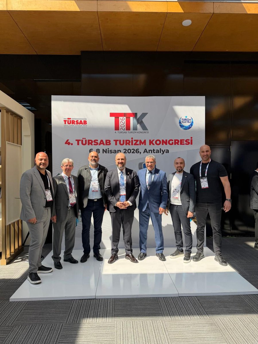 istavrupabtk's tweet photo. Genel Başkan Başdanışmanımız Sayın Yıldırım TAŞ Avrupa BTK Başkanımız Sayın Servet İTİK Avrupa BTK Başkan Yardımcımız Sayın Gürkan AKÜN ve Yönetim Kurulu Üyelerimiz https://t.co/x7FFZE2bzB