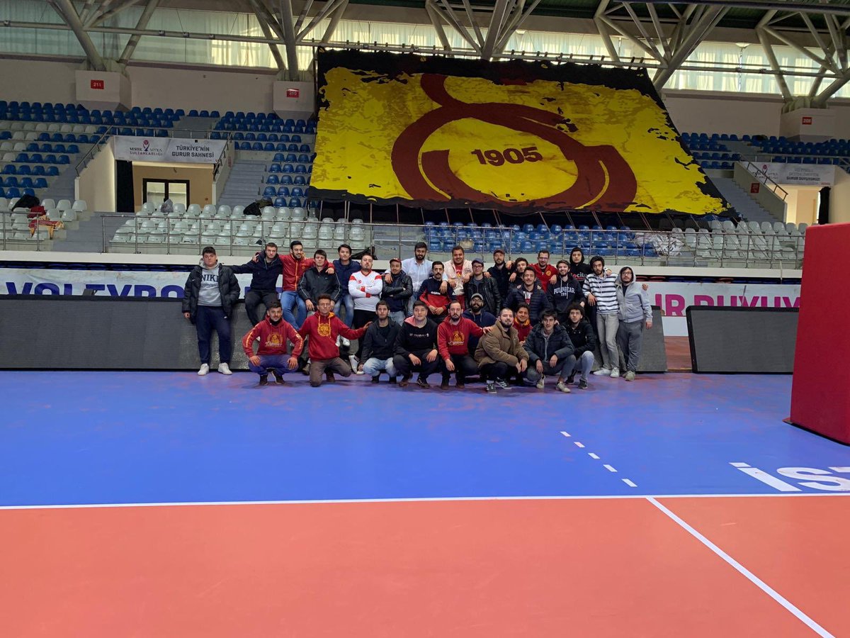 Üstünden bu kadar geçmesine inanamasam da 7 yıl önce Burhan Felek’te bir Avrupa finalini bu şekilde karşılamıştık. 
O gün kupayı alamadık, bu sefer alırız almayız hiçbir fikrim yok ama yine de fark etmez.
En kötü ihtimalle bir tatlı huzur almak isteyen herkesi bekleriz :)