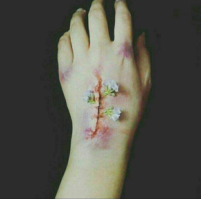 mof__jj's tweet photo. #الصوره_تقول
لماذا لا تزهر جروحنا ونحن قد خلقنا من طين 🖤🥀 https://t.co/B2XbC944SN