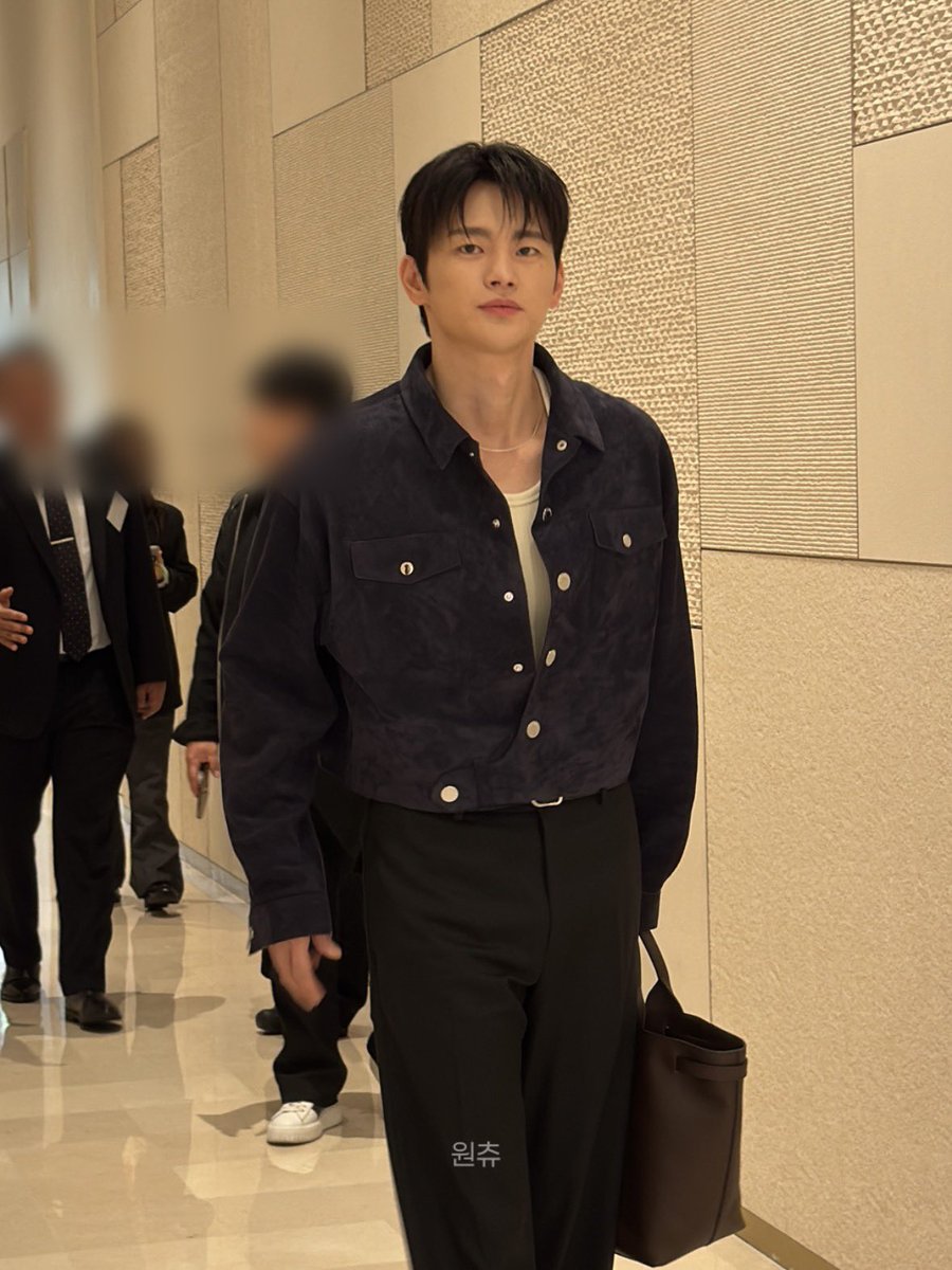 원츄 tweet media