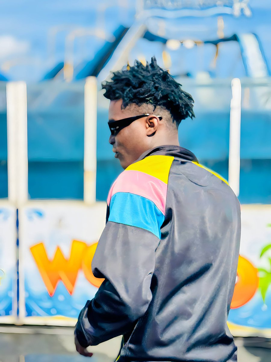 Big_Femmy's tweet photo. If you bored go to my page to pop some ballon. 
It’s my birthday 
Happy birthday to me https://t.co/dkLDSF5DjK