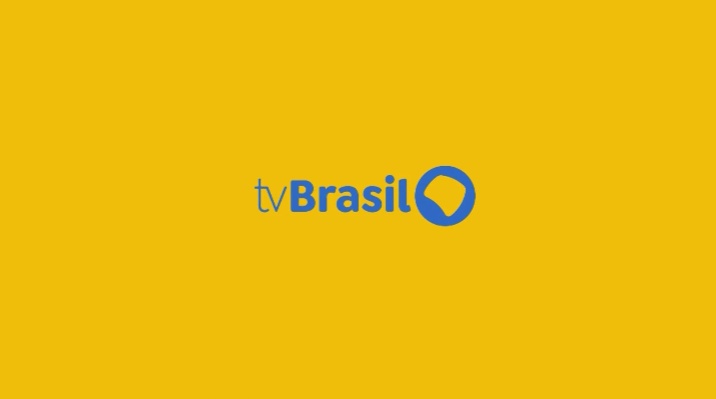 CentraldaTV_'s tweet photo. Primeira novela produzida pela TV Brasil, #Vambora começará a ser escrita no segundo semestre por Daniel Berlinsky, autor de #DonaBeja (HBO Max). Ela acompanha uma advogada brasileira que leva a mãe doente a Portugal para que ela reencontre um grande amor.
📰 Coluna Play https://t.co/npMQWWYi88