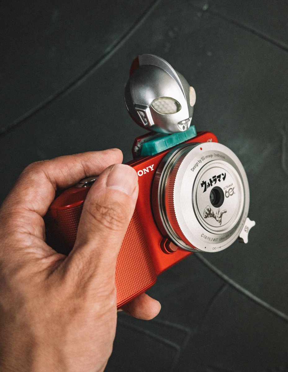 kamitabaphoto's tweet image. 特定の層とキッズにぶっ刺さるセットアップ。
今年は個人的マストバイな機材が多いです。

*Camera: SONY NEX-3 
*Lens: SG-image 18mm F6.3
*Accessory: SPECIUM Module for NEX

#SGimage 
#SONY