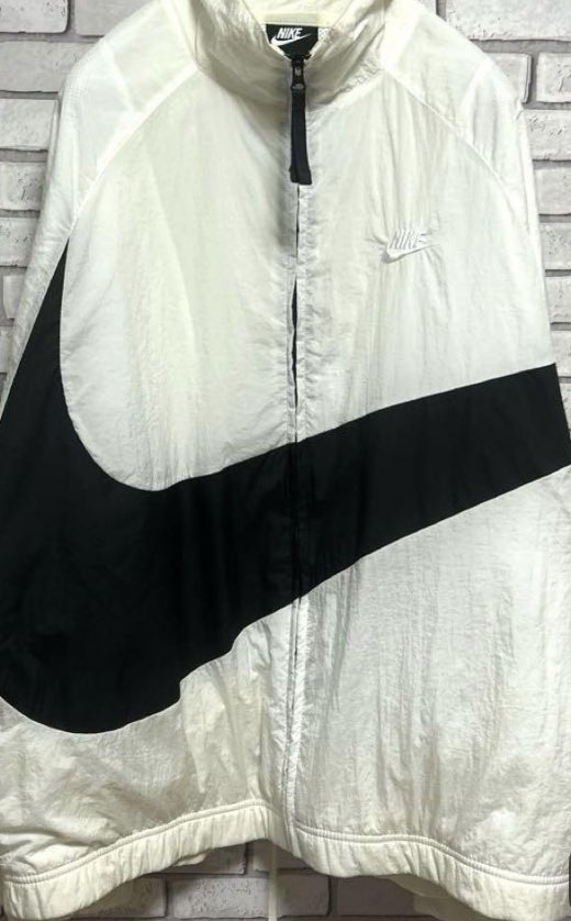 momohikihello's tweet image. モロNIKEのナイロンジャケット古着で買いました❤️笑 #NIKE #ナイキ #古着