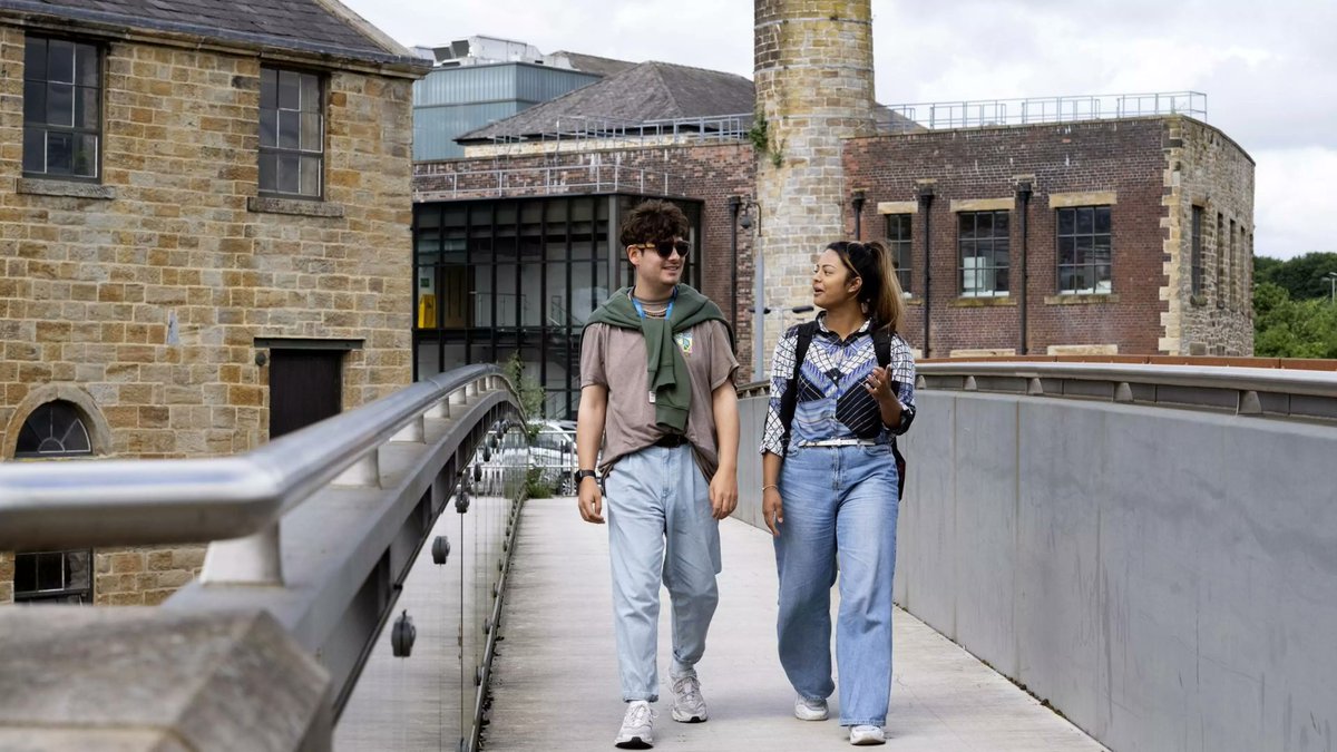 LancashireBiz's tweet photo. Explore your future at our Burnley Open Evening at Victoria Mill on 16 April. Discover courses, Degree Apprenticeships, speak to academics, tour facilities and accommodation, and get all the info you need to plan your next steps. 

Book today: https://t.co/uSa3msZ0VQ https://t.co/g1WXQlZpFo
