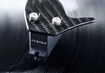 pacificaudio_PA's tweet image. 【SUMIKO Amethyst】
高音質MMカートリッジ😀

ヌード・ラインコンタクト、MM型らしい力強さとMC型に匹敵する繊細な表現力👆
超低ノイズ、ダイナミックレンジ広し👆

オーディオユニオン各店でお買い求めいただけます
audiounion.jp/ct/news/articl…

#DISKUNION #AUDIOUNION #オーディオ