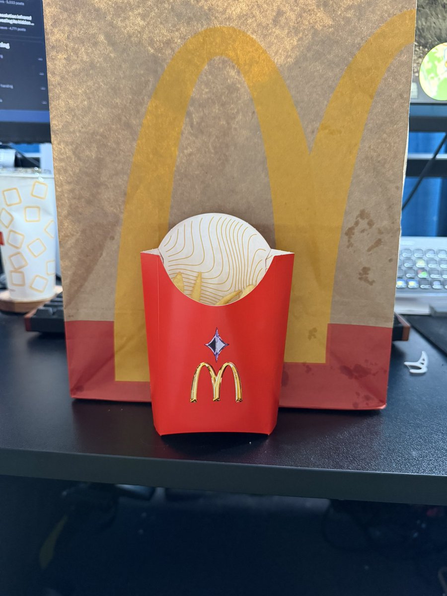 Runey5's tweet photo. If #shrinkflation isn’t real explain why large fries are now the size of a medium @maccas https://t.co/3EDQZEpnOA