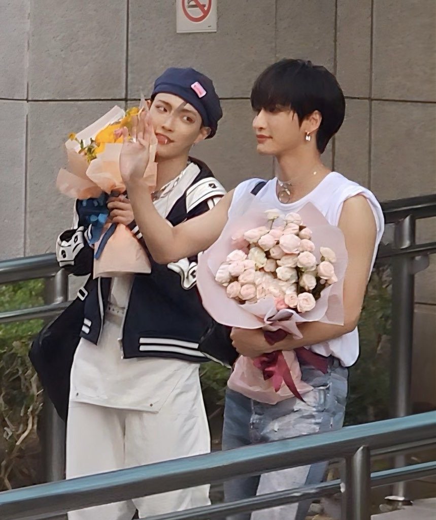 Aizee ✦ tweet media