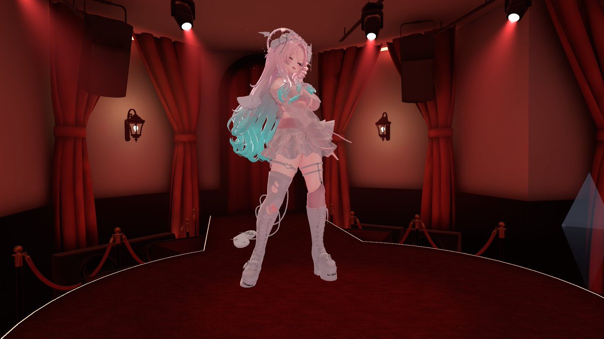 ラズリィ tweet media