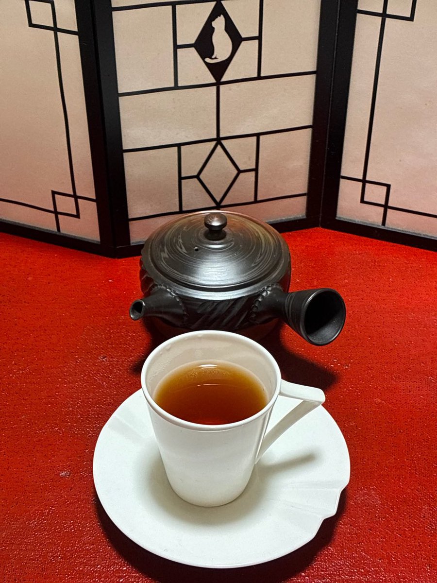 コウチャノシト tweet media