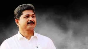 rishi_see's tweet photo. ഇന്ന് പ്രാതലിനു കുഴലിനെയും ഉച്ചക്ക് റെഡ്ഢിയെയും ഫ്രൈ ചെയ്തു കഴിച്ചിട്ടുണ്ട്...
തിരക്ക് കൂട്ടരുത്, ക്യൂ നിന്നാൽ എല്ലാര്ക്കും വേണ്ടത് തരാം, മേടിച്ചിട്ടെ പോകാവൂ!!
#Swaraj #LDF3.0 https://t.co/F0Fu46u5Na
