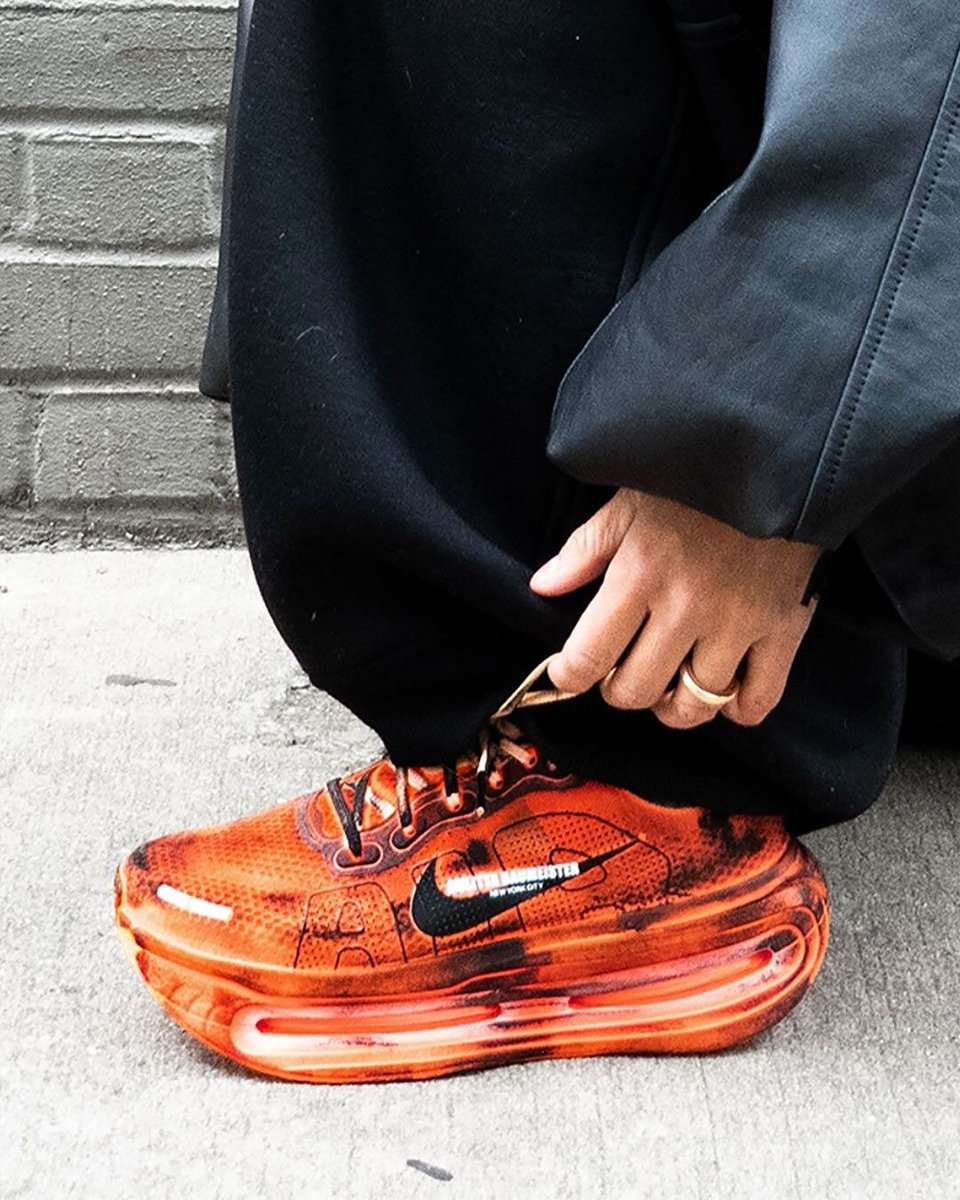 2026年 4/8 発売】 Melitta Baumeister x NIKE VOMERO PREMIUM “Total