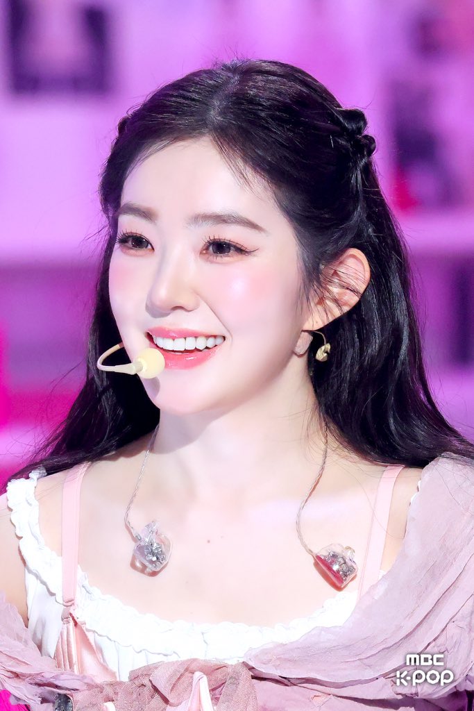 Irene 아이린 Global 🌷 tweet media