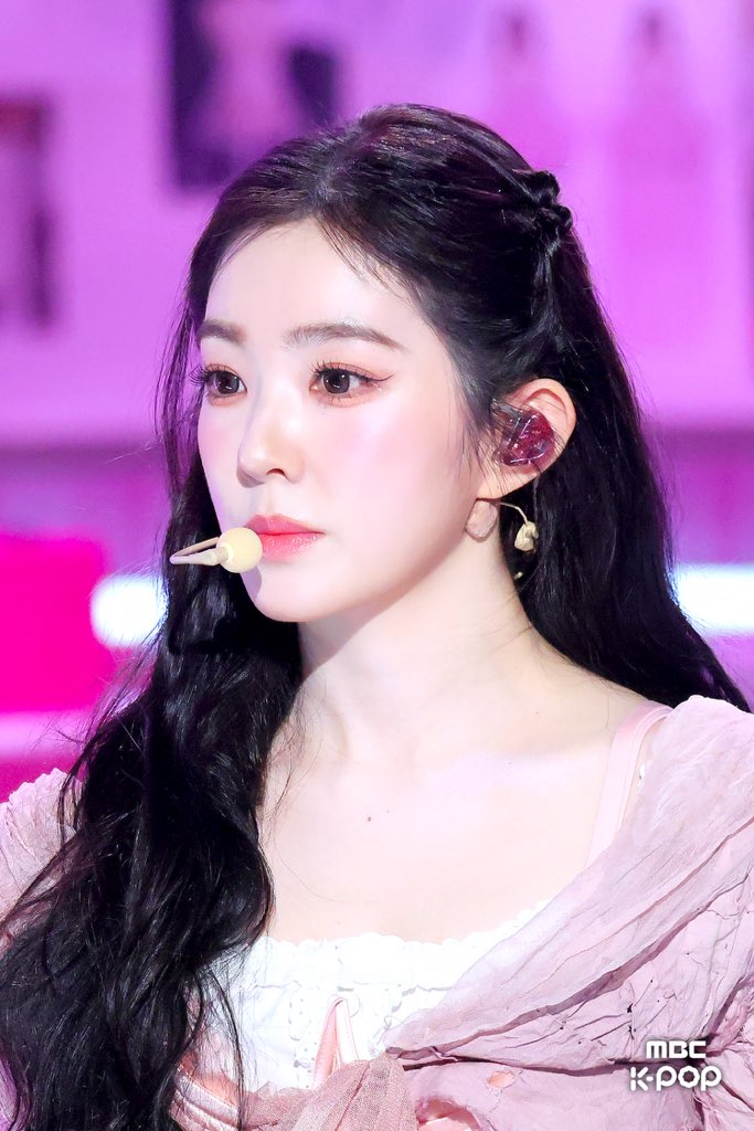 Irene 아이린 Global 🌷 tweet media