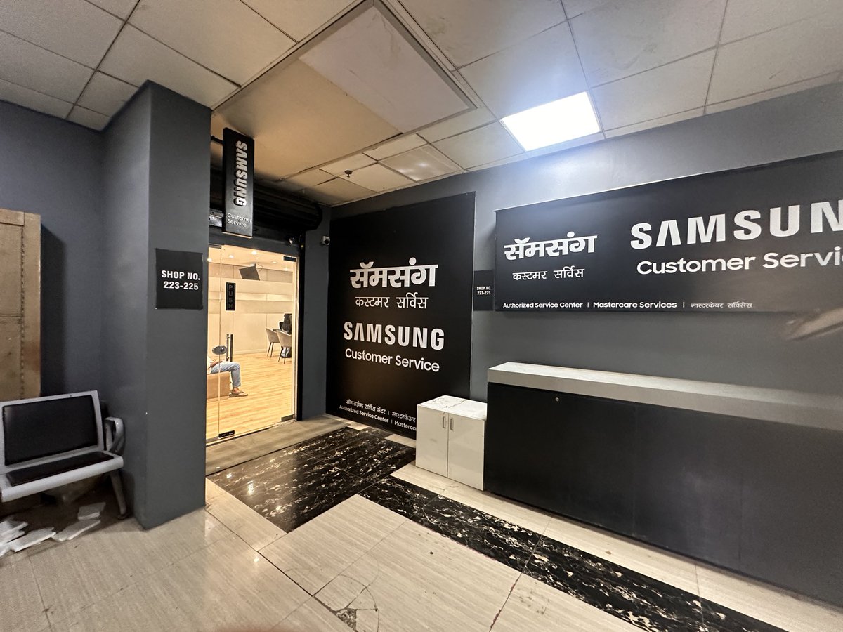 HardikDarak's tweet photo. Visited the samsung service centre for issue with galaxy buds 3 (in warranty). The buds had just minor scratches from daily use but according to the repair team it was ineligible for service because of them. And, repair cost ₹17k for ₹7k buds @SamsungIndia @Samsung pls help. https://t.co/2lm0dgE3UG